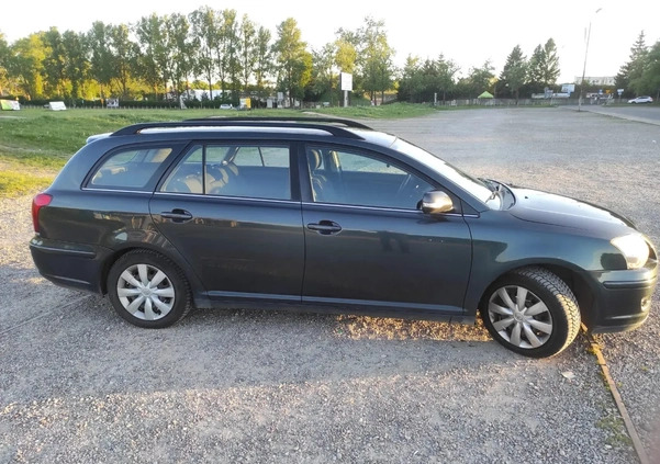 Toyota Avensis cena 14500 przebieg: 245000, rok produkcji 2006 z Koszalin małe 121